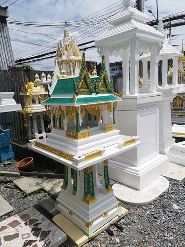 ศาลเจ้าที่แฝดใหญ่ด้านข้าง