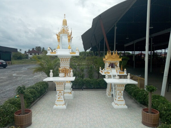 ศาลพระพรหม7นิ้วพร้อมศาลเจ้าที่