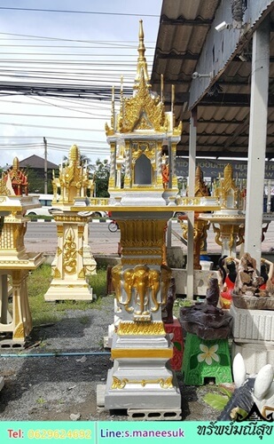 ศาลพระภูมิศาลาลอยยอดเจดีย์ 